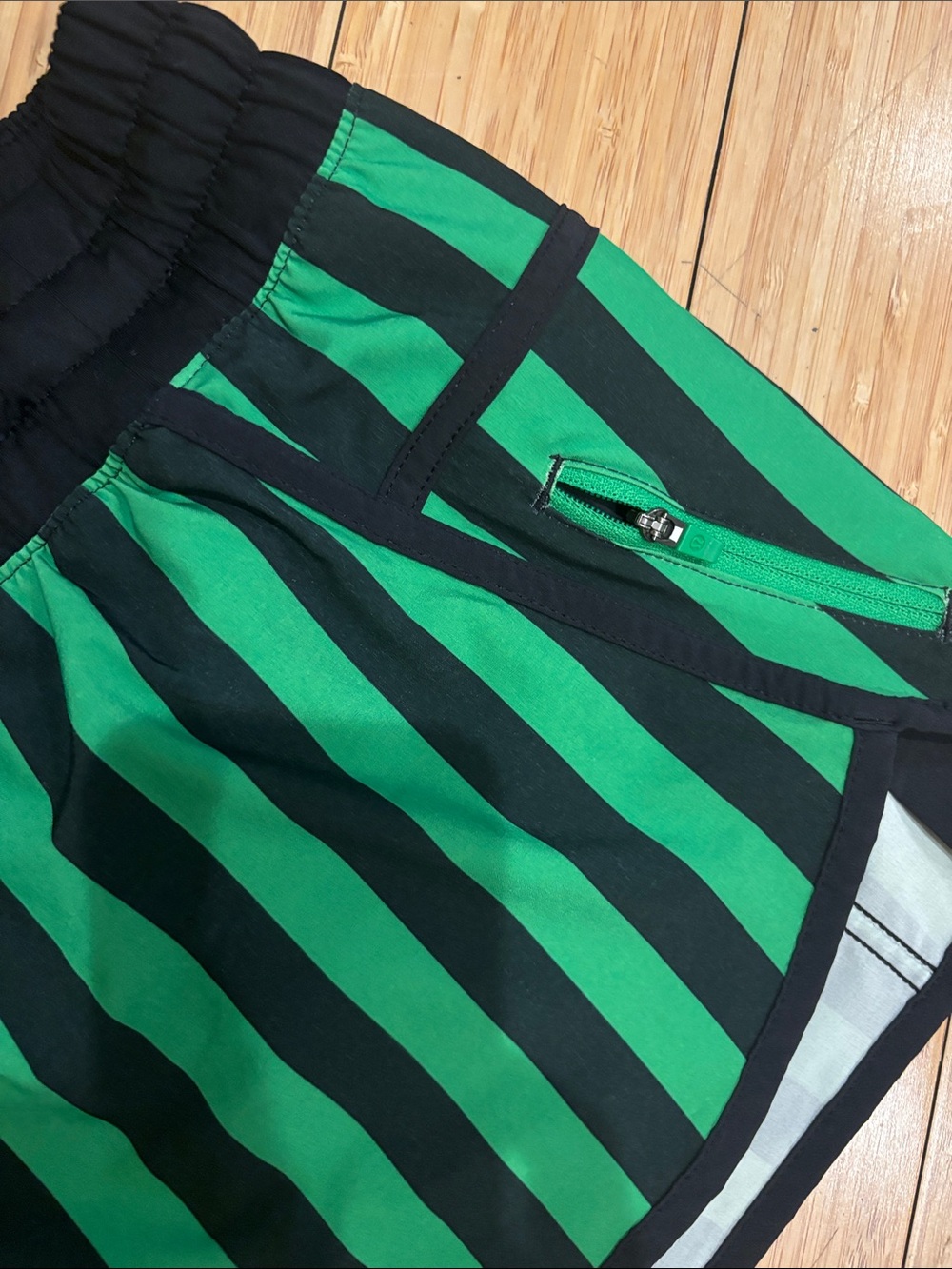 lululemon athletica Seawheeze Tracker Short 4’ Green and Black Striped Run Short - Picture 3 of 6